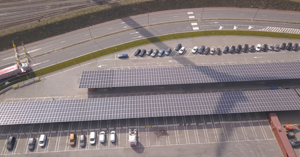Solar Carpots op de parking van Boortmalt in de Haven van Antwerpen