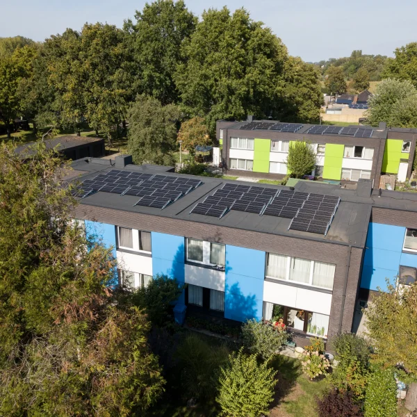 Slimme zonne-energie voor bewoners van sociale woningen in Lede en Haaltert